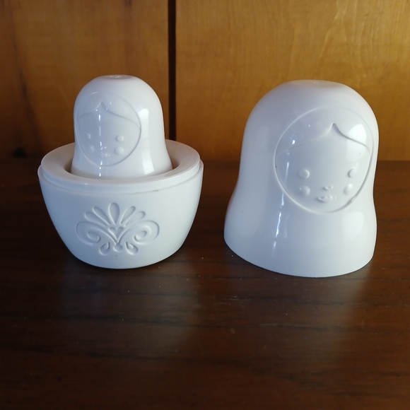 Matryoshka Russian Nesting Dolls Salt & Pepper Shakers NEW - Picture 8 of 12
